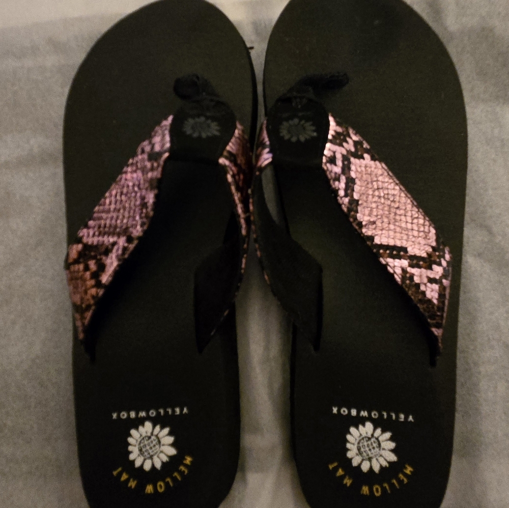 Yellowbox flip-flops